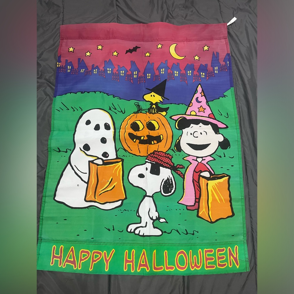 Snoopy Peanuts Halloween Large Outside Garden Flag Pumpkin Ghost Trick or Treat